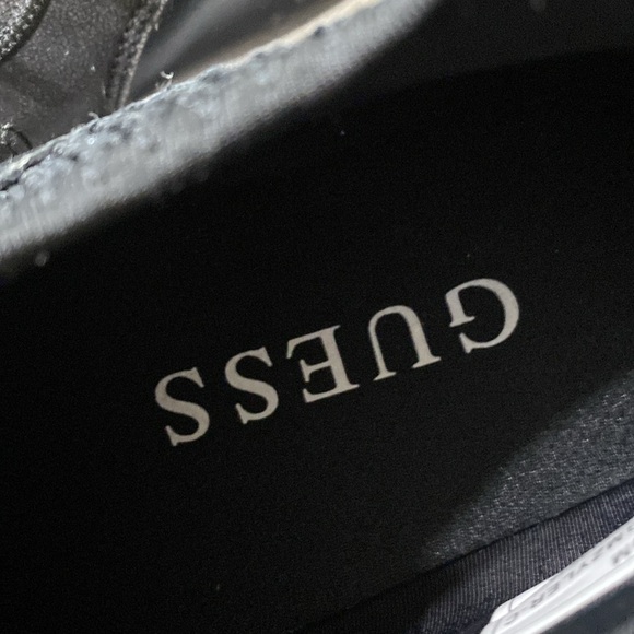 GUESS and VANS - Picture 13 of 13